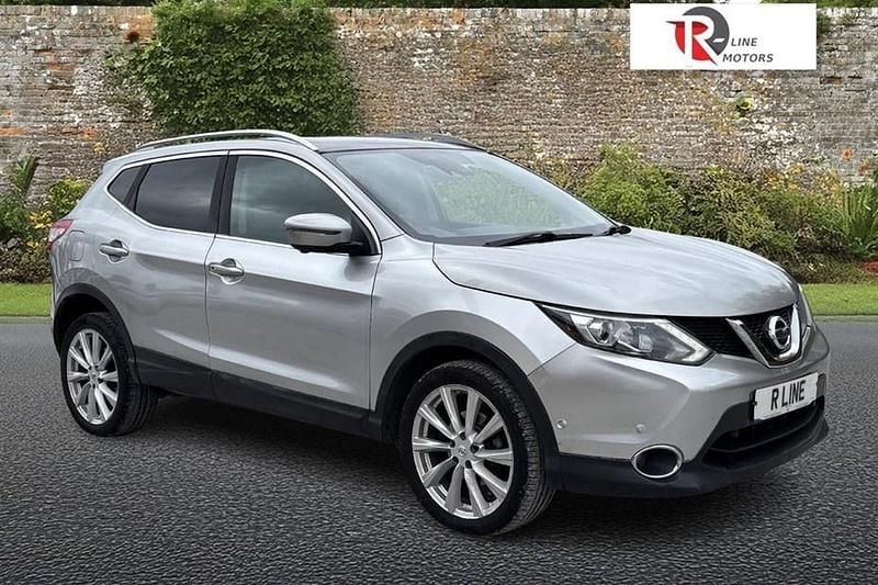 Used Nissan Qashqai Tekna 130 HP (95 kW) 2016 Silver SUV
