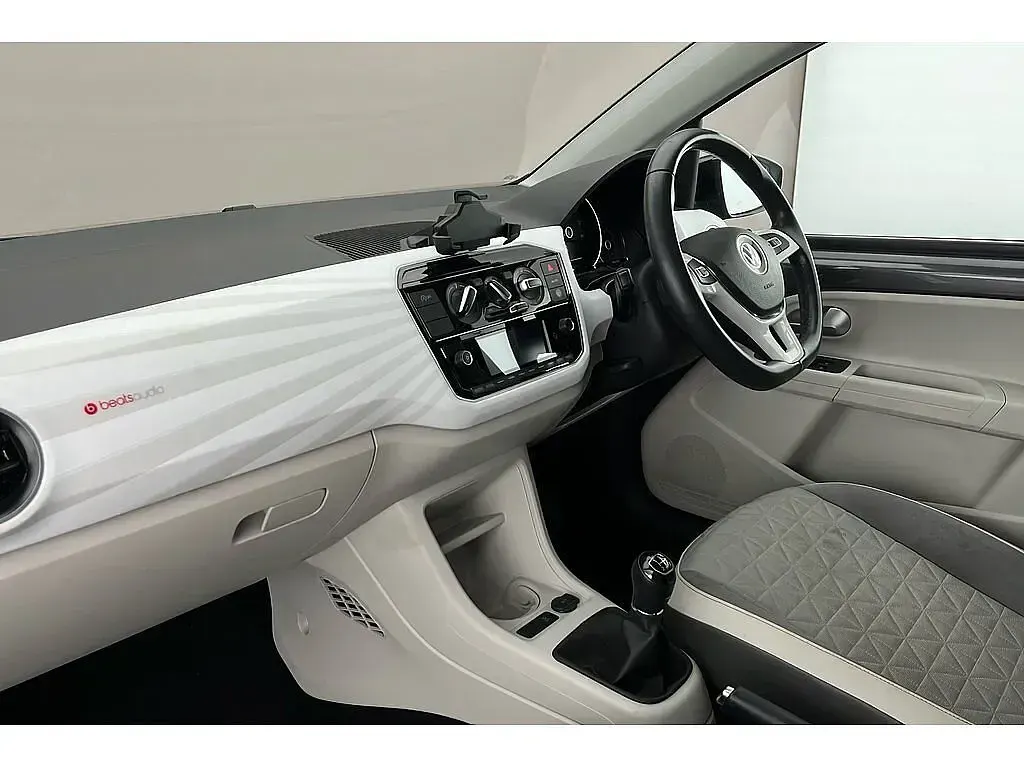 Used VW up! 65 HP (47 kW) 2022 Hatchback