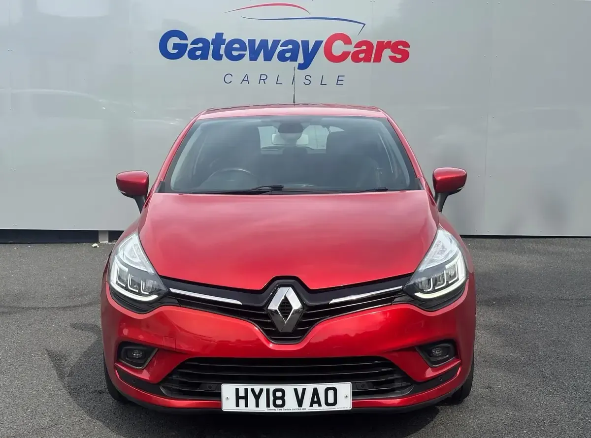 Used Renault Clio Signature 90 HP (66 kW) 2018 Red Hatchback