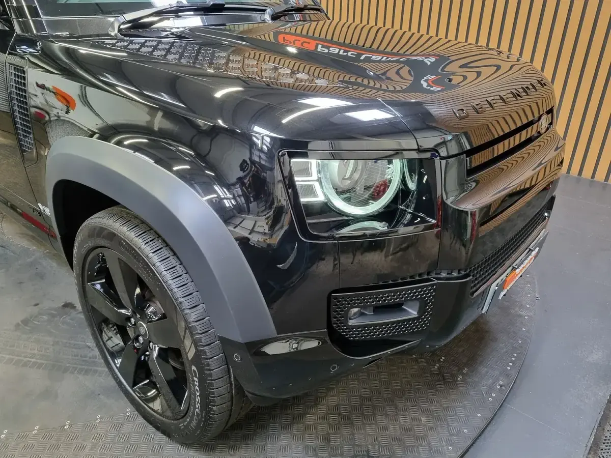 Used Land Rover Defender 493 HP (362 kW) 2024 Black SUV