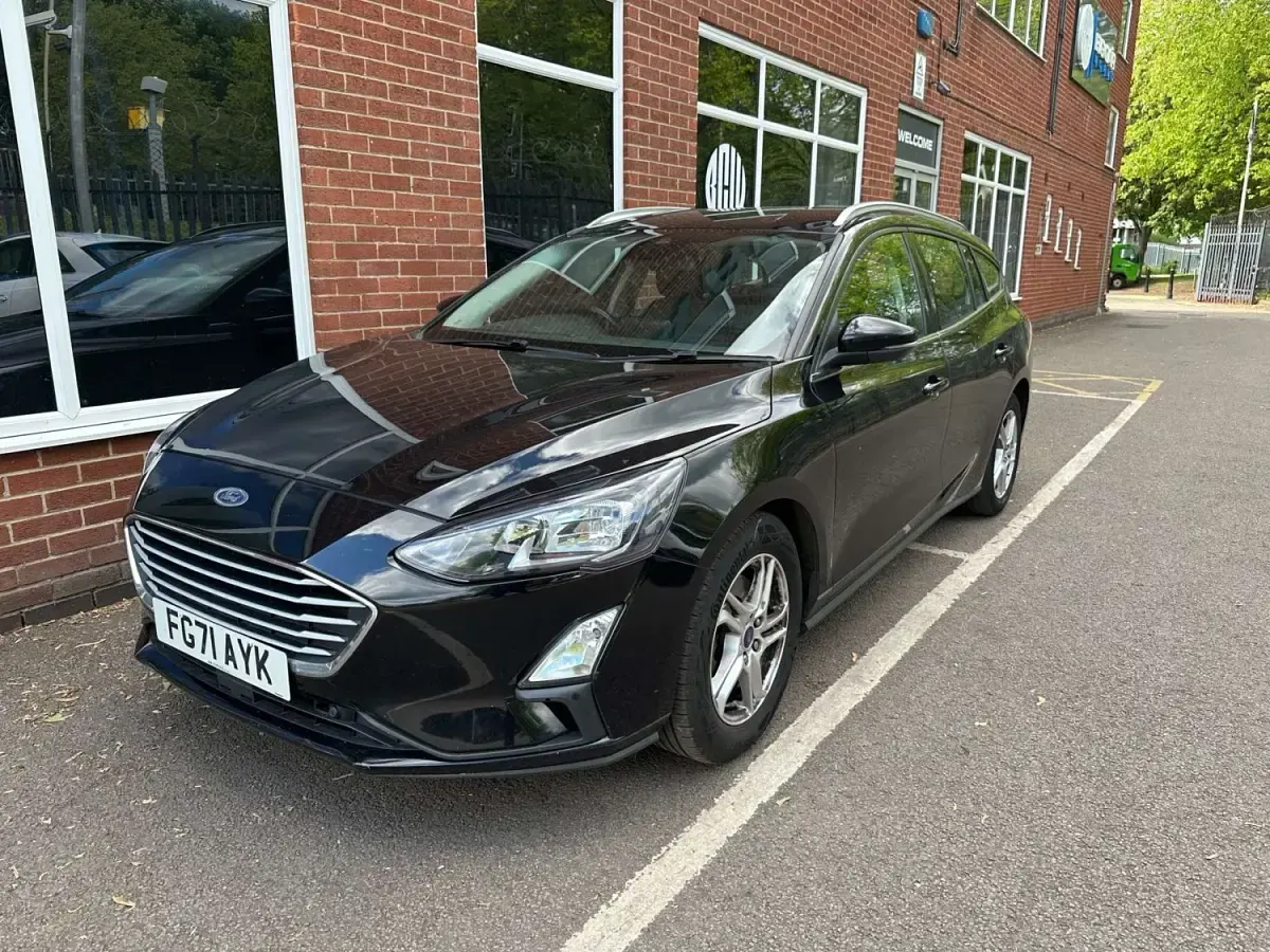 Second-hand Ford Focus Zetec 125 CP (91 kW) 2021 Negru Break