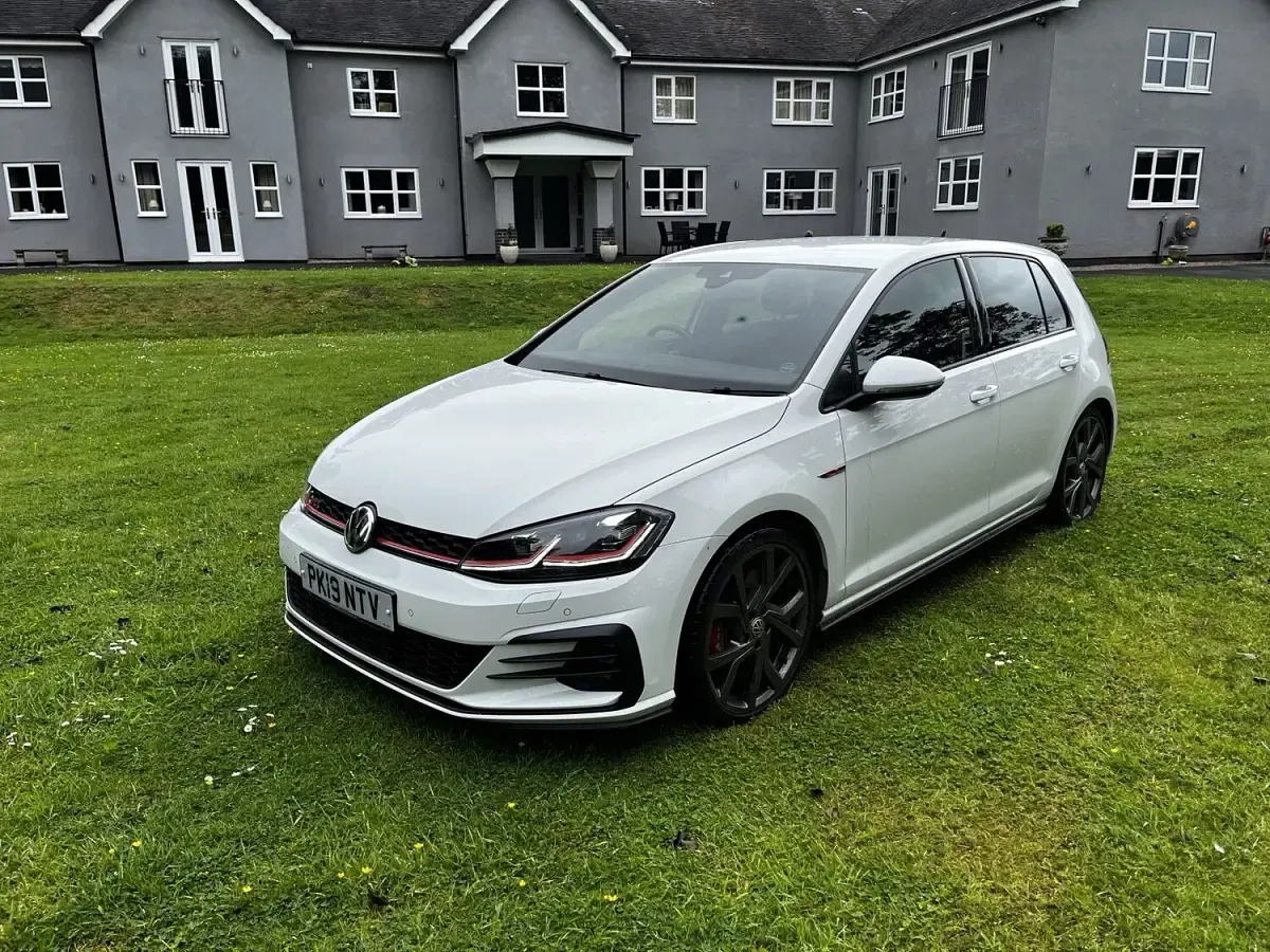 Used VW Golf VII GTI 245 HP (180 kW) 2019 White Hatchback