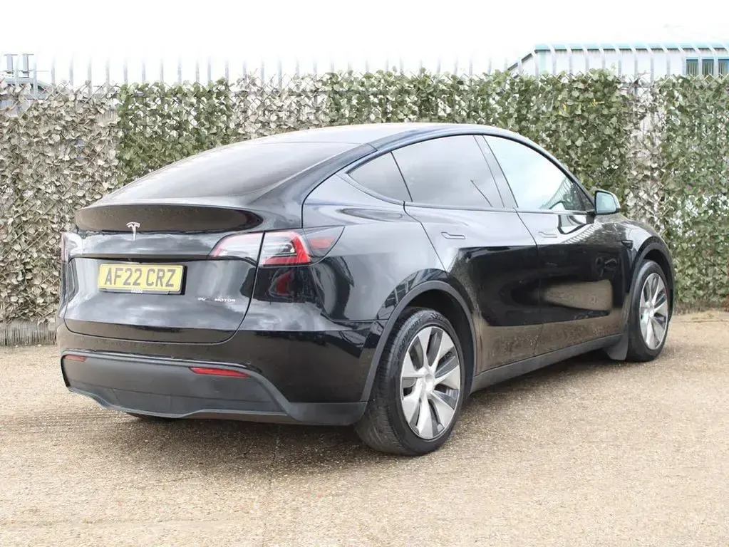 Used Tesla Model Y Long Range AWD 378 kW (514 HP) 2022 Black SUV