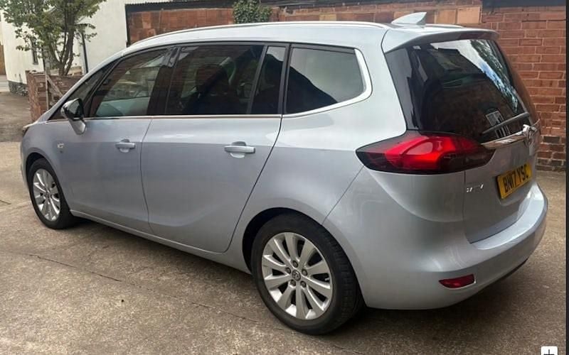 Begagnad Vauxhall Zafira Tourer 140 HK (102 kW) 2017 Minibuss