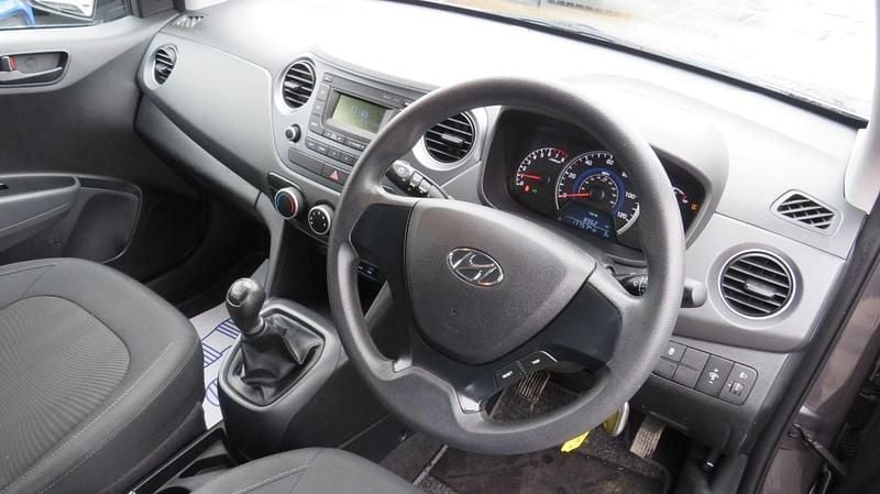 Used Hyundai i10 2018 Grey Hatchback