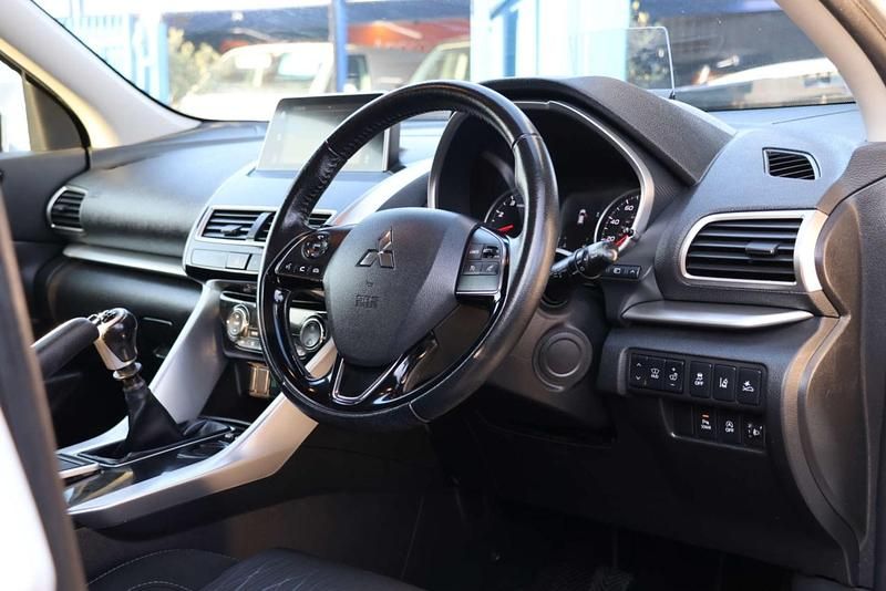 Used Mitsubishi Eclipse Cross 163 HP (119 kW) 2018 White SUV