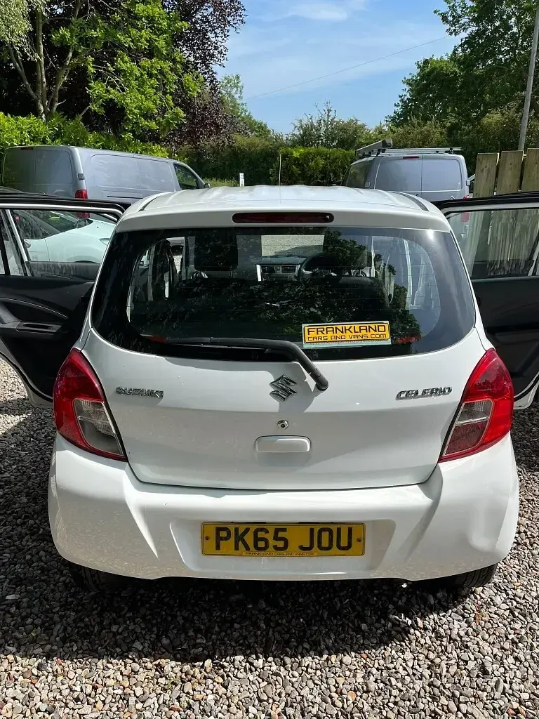 Used Suzuki Celerio 68 HP (50 kW) 2015 White Hatchback