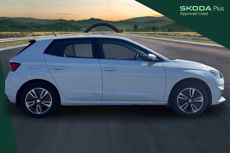 Usado Skoda 110 R SE L 81 HP (59 kW) 2023 Branco Citadino