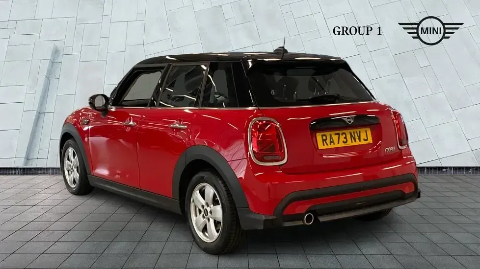 Usado Mini Cooper Classic 134 HP (98 kW) 2024 Vermelho Citadino