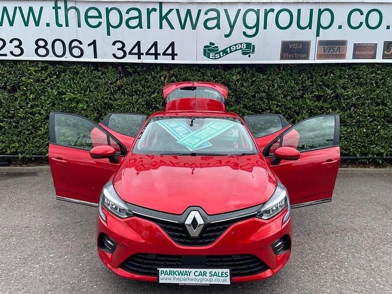 Used Renault Clio V Play 2021 Red Hatchback