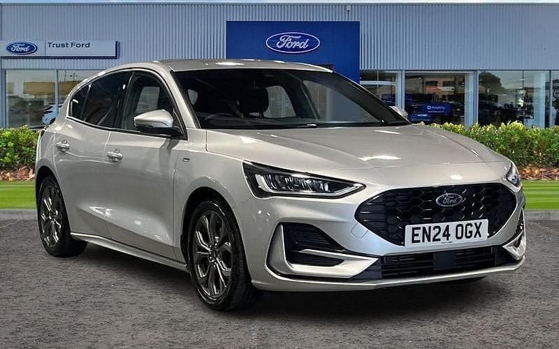 Used 2025 Ford Focus ST-Line Hatchback | £18,275 (Fair price) - Image 1/4