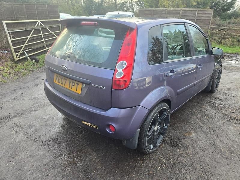 Used Ford Fiesta Zetec 79 HP (58 kW) 2007 Purple Hatchback