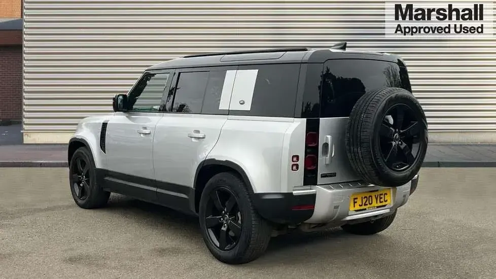 Usado Land Rover Defender First Edition 240 HP (176 kW) 2020 Prateado SUV