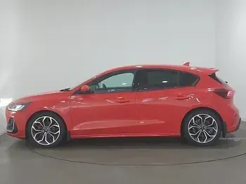 Used Ford Focus ST-Line 120 HP (88 kW) 2022 Red Hatchback