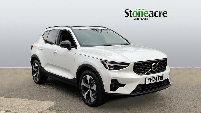 White Used 2024 Volvo XC40 Ultimate SUV | £31,367 (Fair price) - Image 1/3
