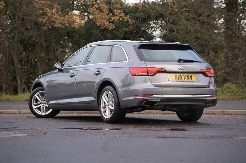 Used Audi A4 Comfort 150 HP (110 kW) 2019 Grey Estate