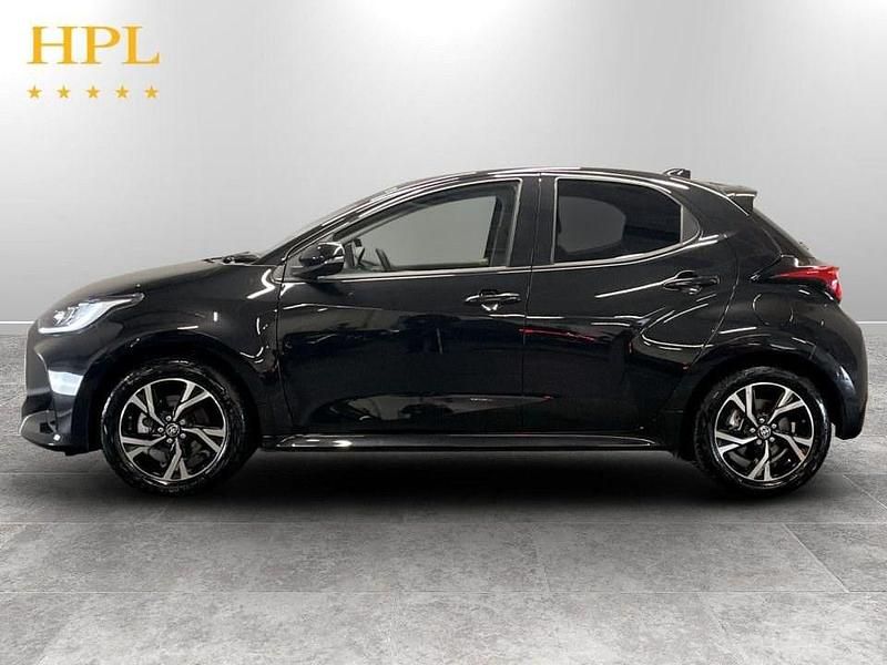 Used Toyota Yaris Hybrid Design 116 HP (85 kW) 2025 Black Hatchback
