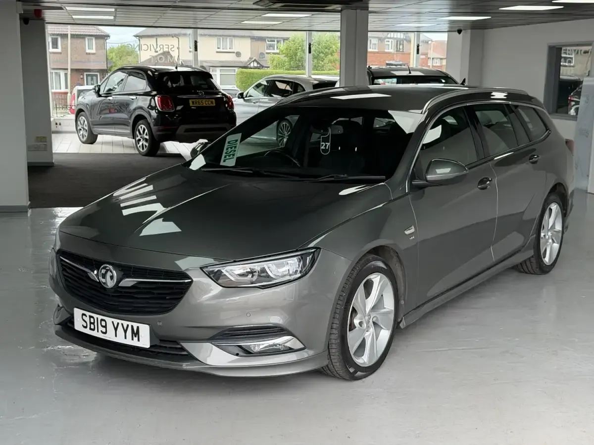 Used Vauxhall Insignia SRi 170 HP (125 kW) 2019 Grey Hatchback