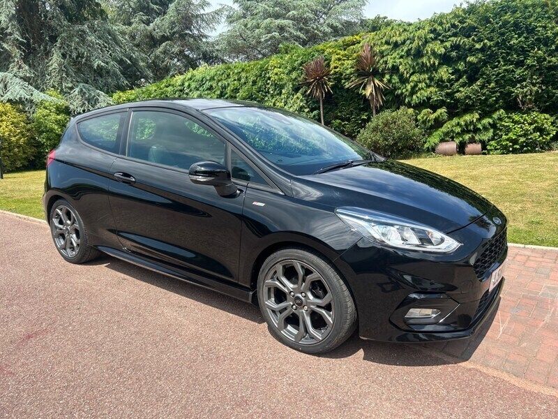 Black Used 2018 Ford Fiesta ST-Line Hatchback | £7,490 (Good price) - Image 1/4