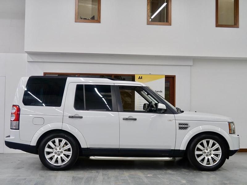 Used Land Rover Discovery 4 2013 White SUV