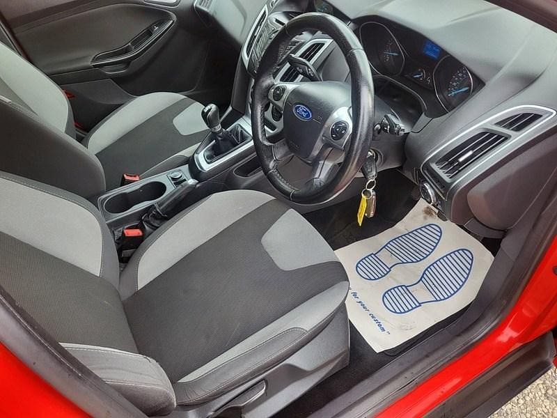 Used Ford Focus Zetec 2014 Red Hatchback
