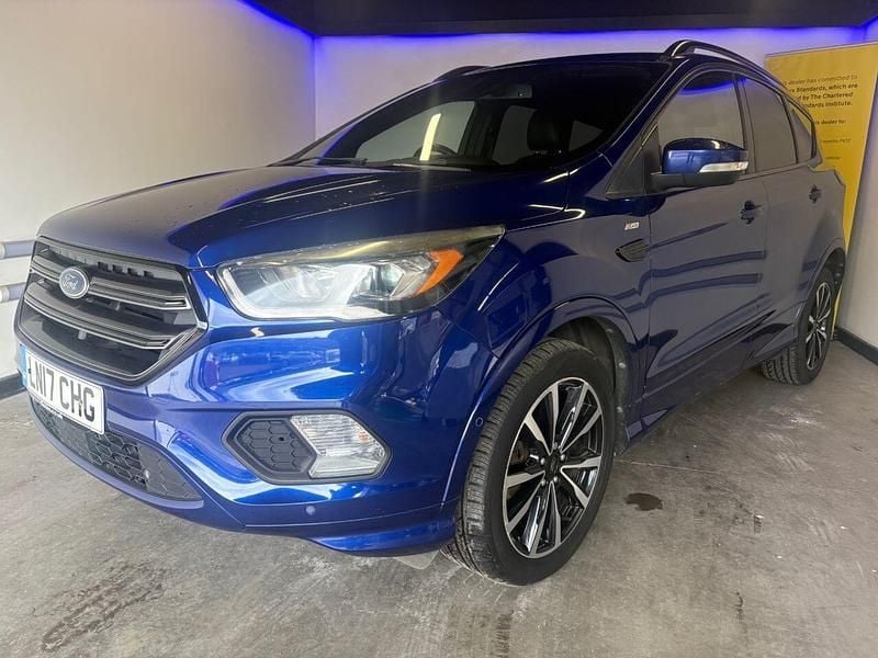 Usado Ford Kuga ST-Line 150 HP (110 kW) 2017 Azul SUV