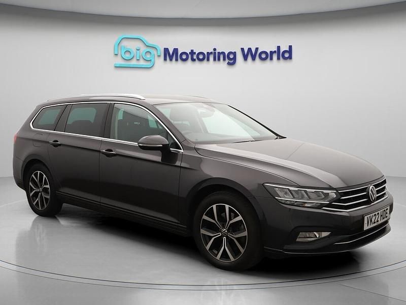 Grey Used 2022 VW Passat SEL Estate | £18,700 (Fair price) - Image 1/4