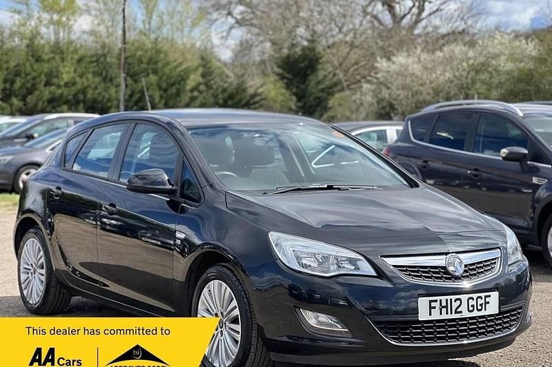 Used Vauxhall Astra Excite 115 HP (84 kW) 2012 Black Hatchback