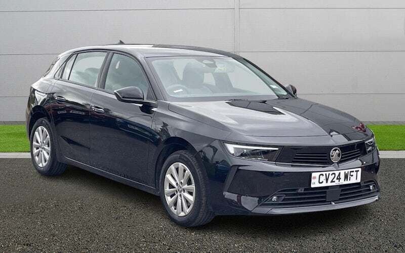 Used 2025 Vauxhall Astra Design Edition Hatchback | £18,295 (Super price) - Image 1/4