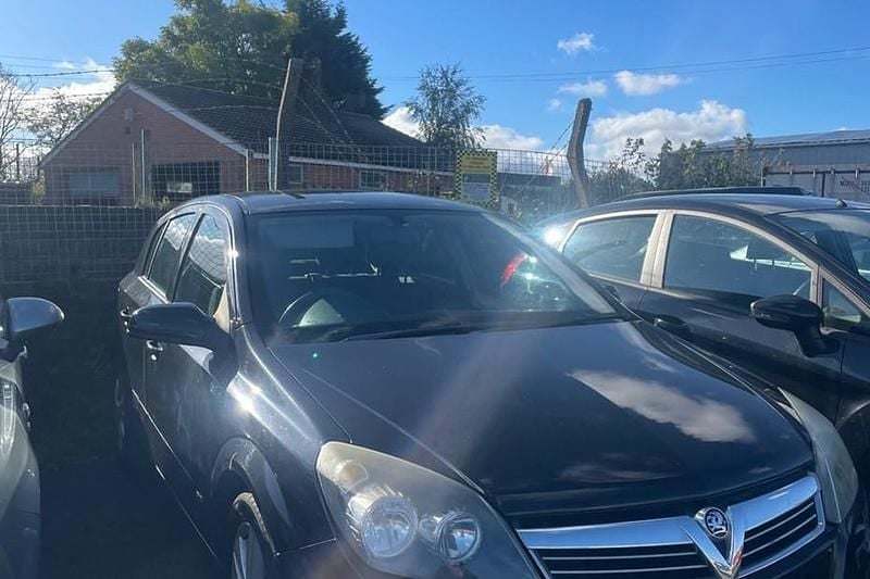 Black Used 2007 Vauxhall Astra Hatchback | £699 (Super price) - Image 1/1