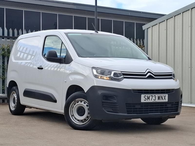 Used Citroën Berlingo 100 HP (73 kW) 2023 White MPV
