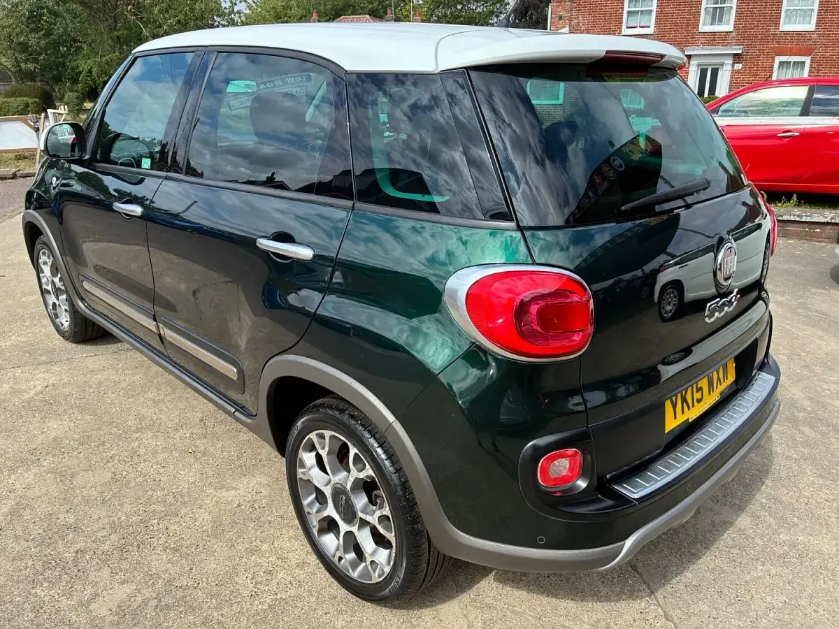 Used Fiat 500L Trekking 85 HP (62 kW) 2015 Green white MPV