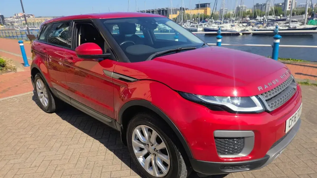 Used Land Rover Range Rover evoque SE 2016 Red Estate
