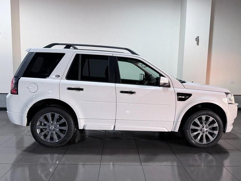 Used Land Rover Freelander 2 Dynamic 150 HP (110 kW) 2013 White SUV