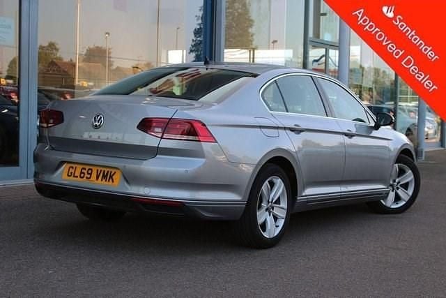 Used VW Passat SE 120 HP (88 kW) 2019 Silver Sedan