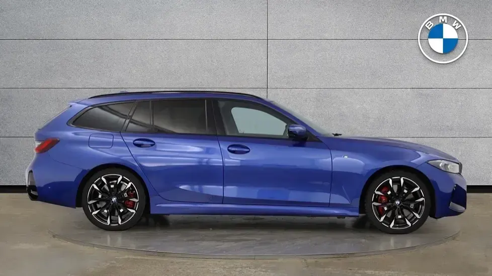 Used BMW 320 M Sport 181 HP (133 kW) 2025 Blue Estate