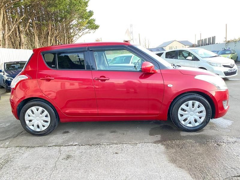 Used Suzuki Swift SZ4 82 HP (60 kW) 2012 Red Hatchback