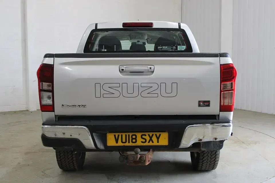 Used Isuzu D-Max 162 HP (119 kW) 2018 Silver Pickup