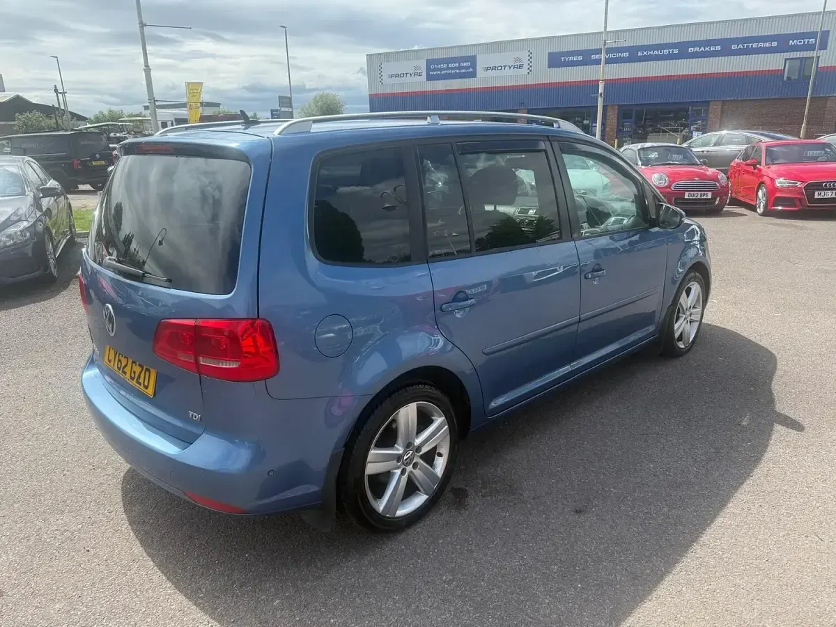 Used VW Touran SE 105 HP (77 kW) 2012 Pacific blue MPV