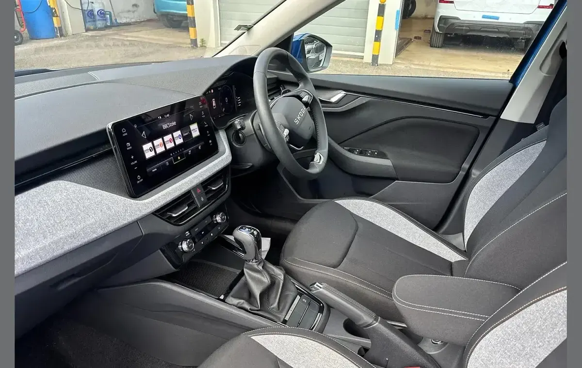 Usado Skoda Kamiq SE 115 HP (84 kW) 2025 Azul SUV