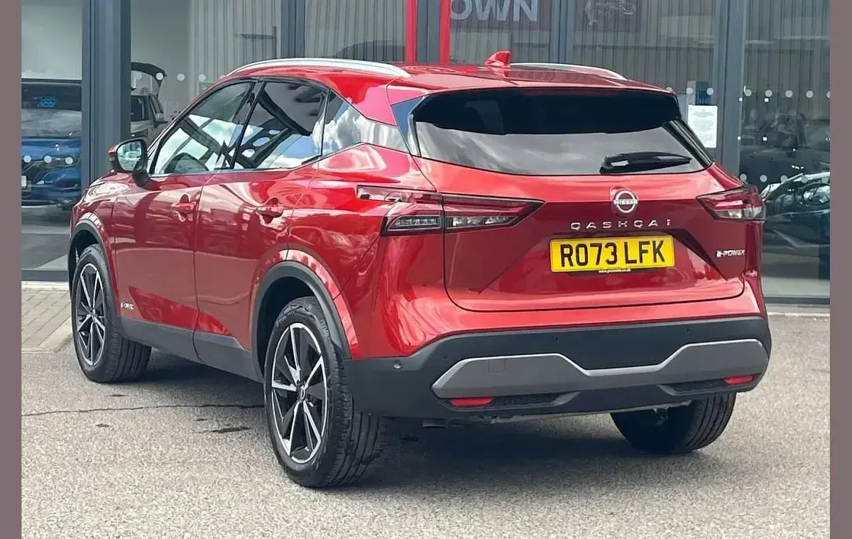 Used Nissan Qashqai Tekna 190 HP (139 kW) 2023 Red SUV
