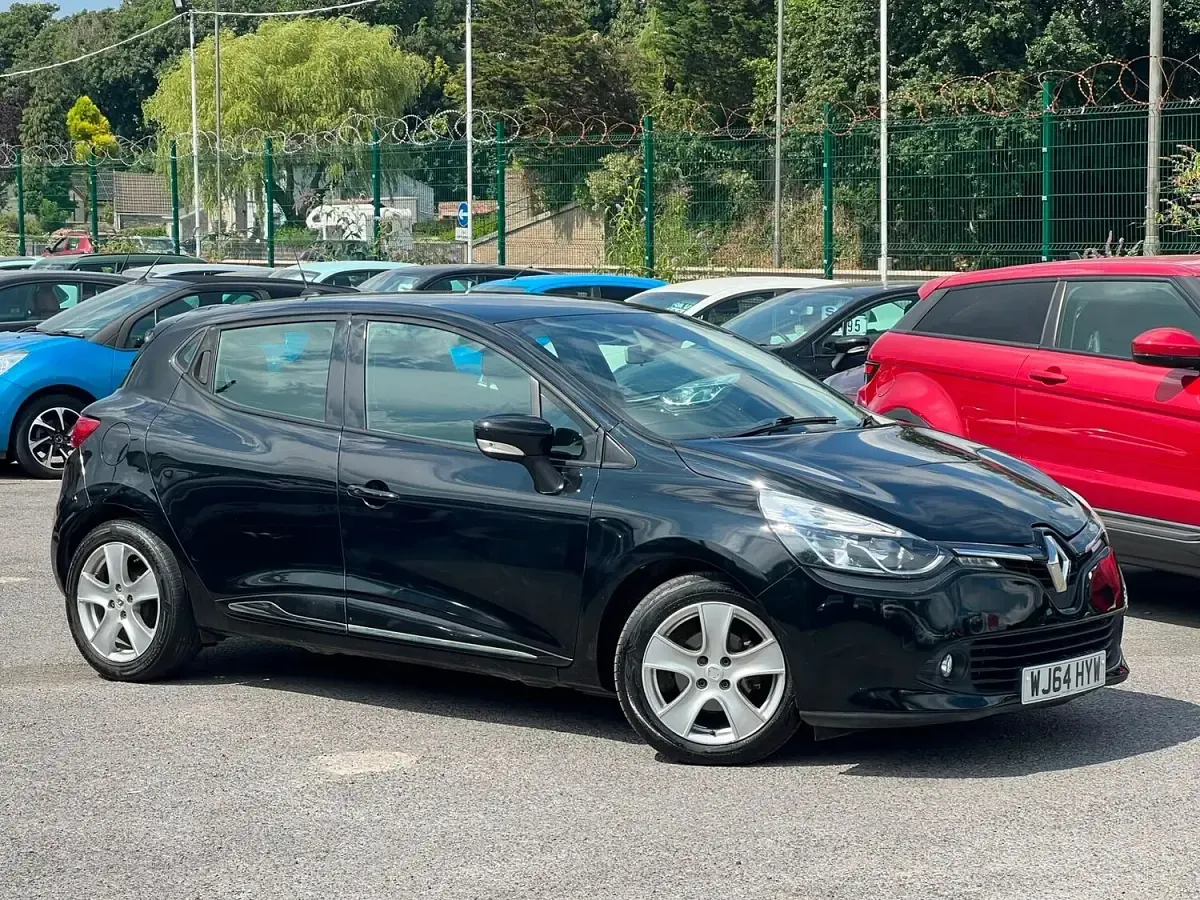 Used Renault Clio Dynamique 90 HP (66 kW) 2014 Black Hatchback