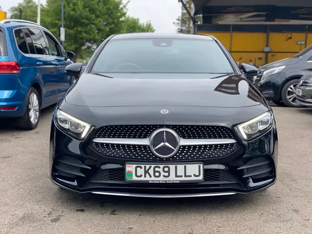 Used Mercedes A180 AMG line 136 HP (100 kW) 2019 Black Hatchback