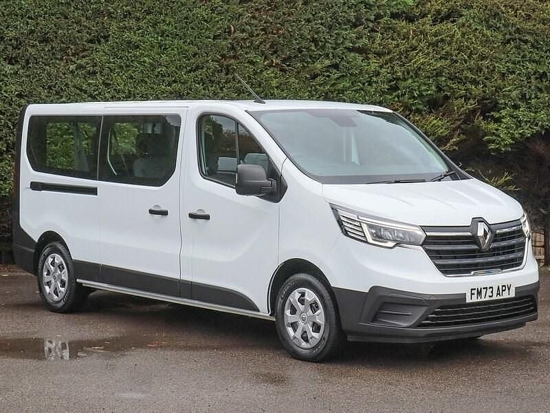 Used Renault Trafic Business 145 HP (106 kW) 2024 White MPV
