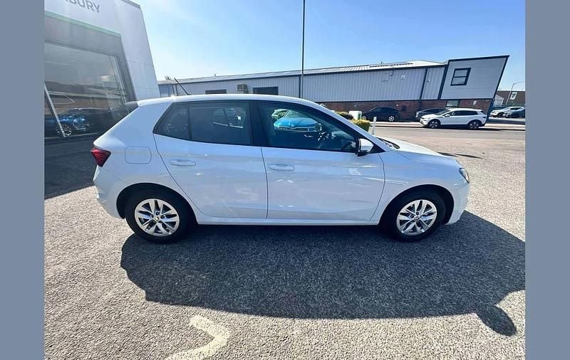 Used Skoda Fabia SE 94 HP (69 kW) 2025 Moon white metallic Hatchback