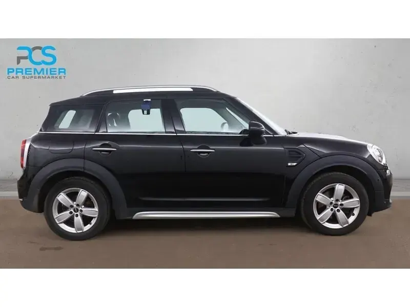 Usado Mini Cooper Countryman Classic 2019 Negro SUV