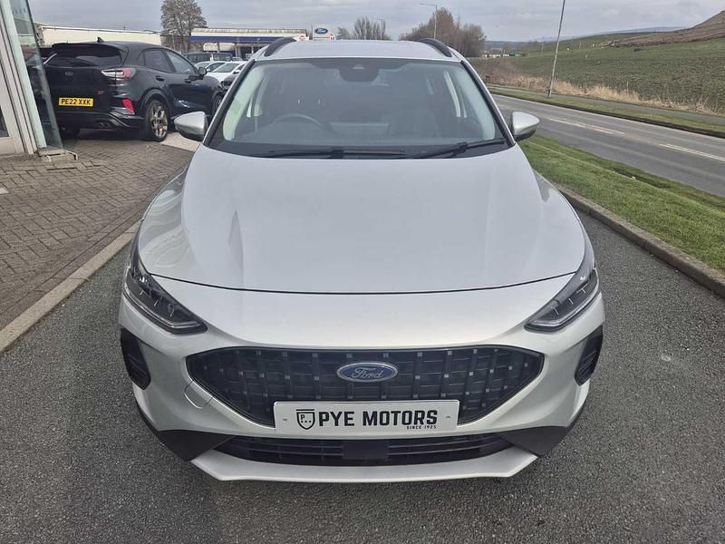 Used Ford Focus Active X 125 HP (91 kW) 2023 Moondust silver Hatchback