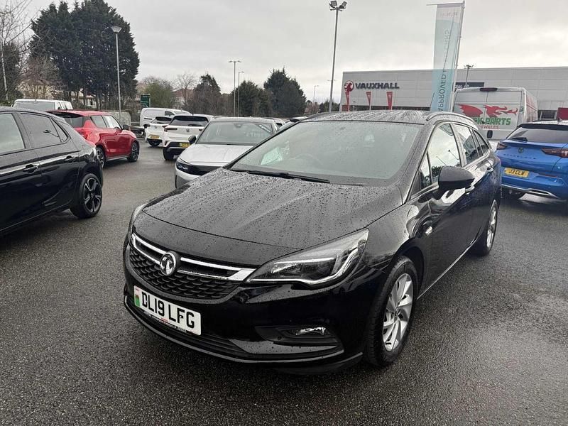 Used Vauxhall Astra 108 HP (79 kW) 2019 Black Estate