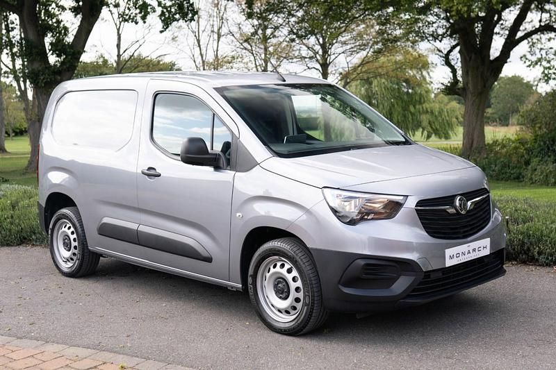 Grey Used 2023 Vauxhall Combo MPV | £11,490 (Good price) - Image 1/4