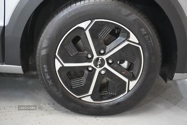 Image 3/4